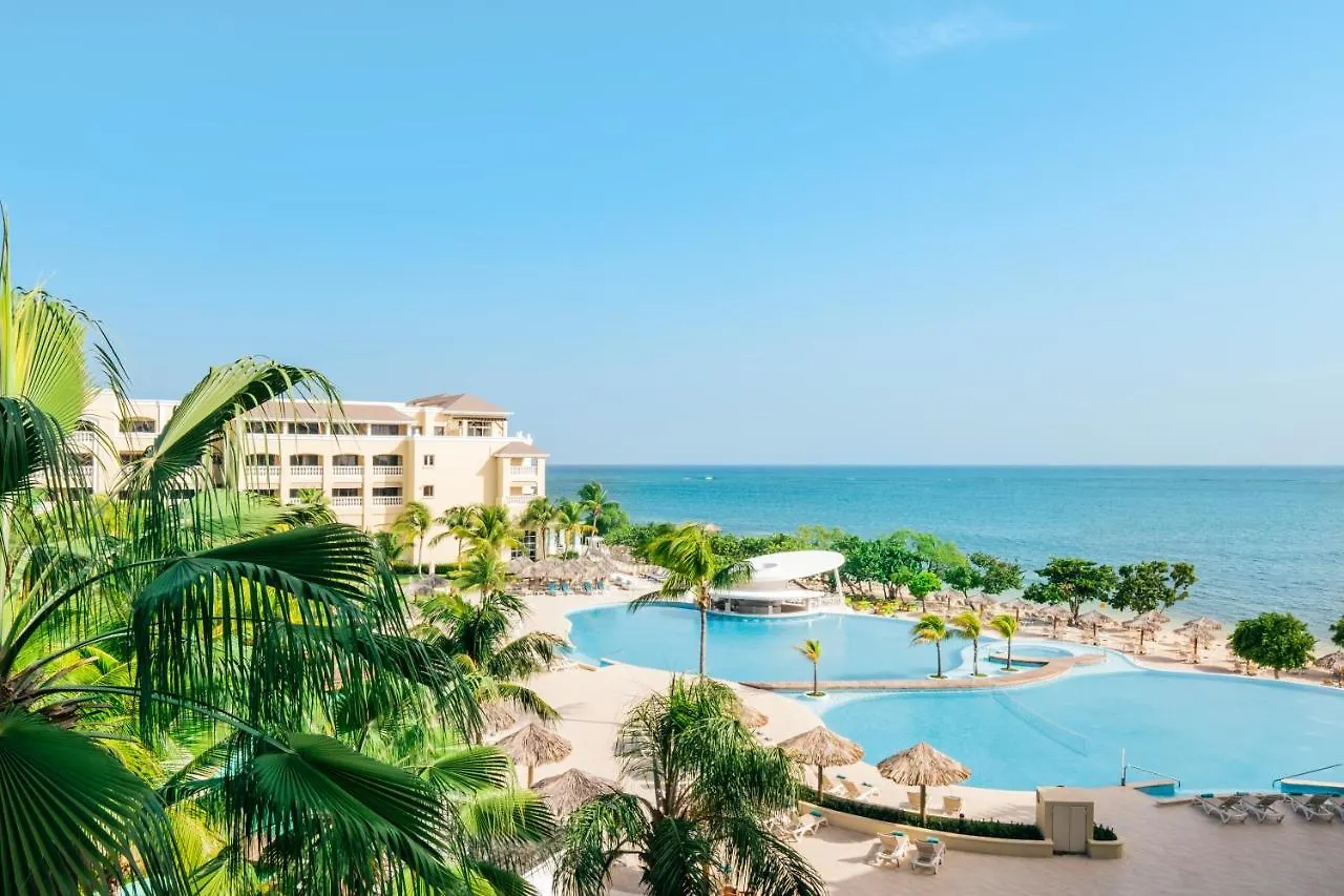 Iberostar Waves Rose Hall Beach Бухта Монтего Ямайка