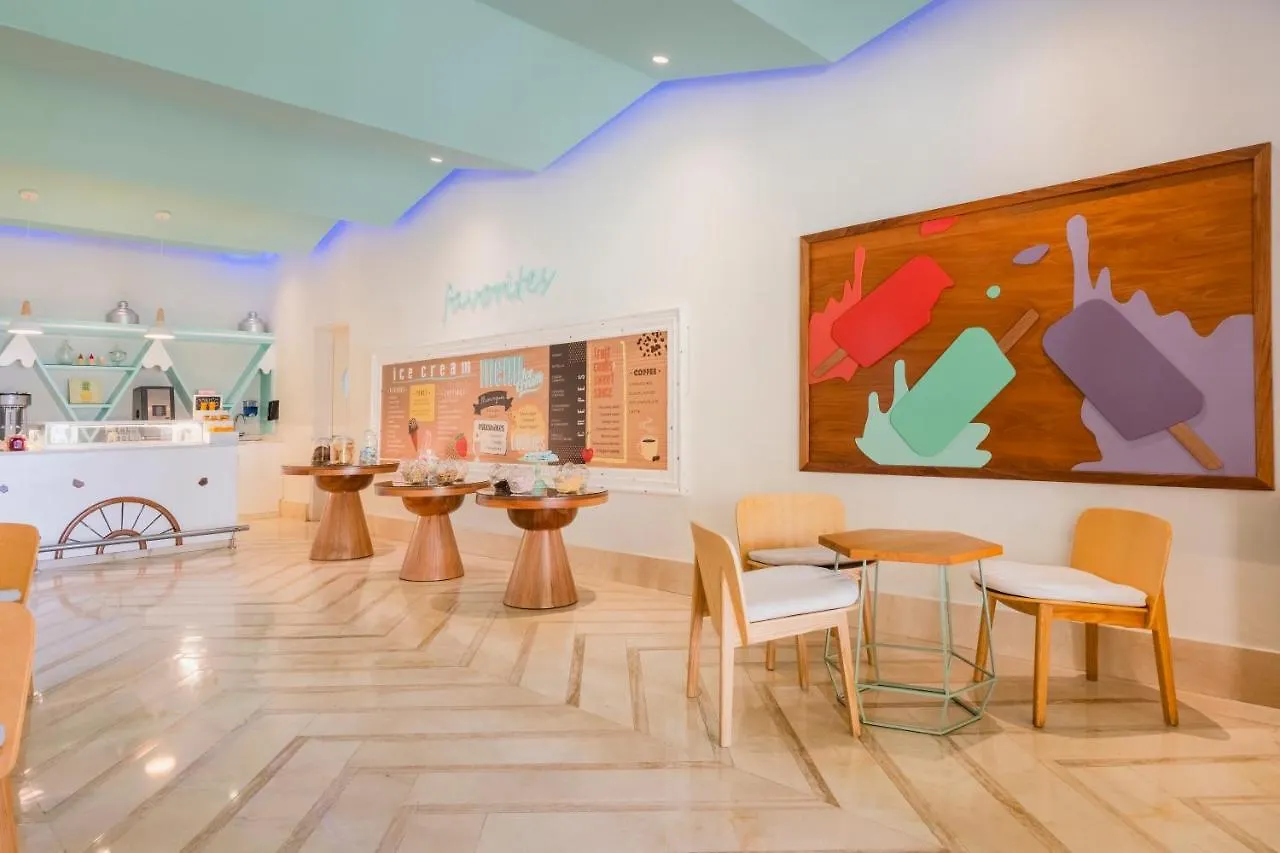 Курортный комплекс Iberostar Waves Rose Hall Beach Бухта Монтего