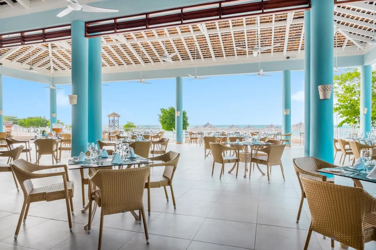 Iberostar Waves Rose Hall Beach Бухта Монтего Курортный комплекс