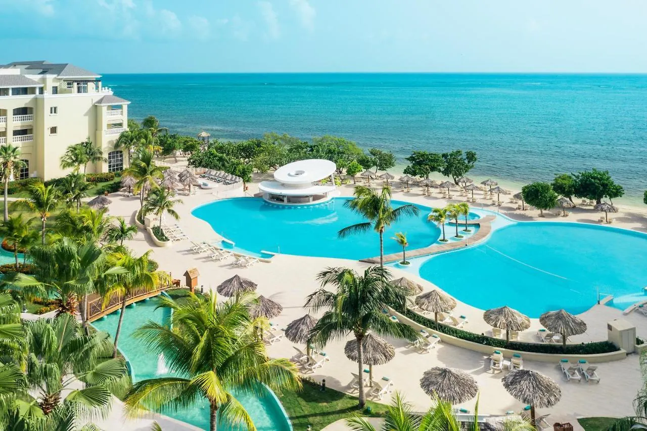 ***** Resort Iberostar Waves Rose Hall Beach Montego Bay Jamaica