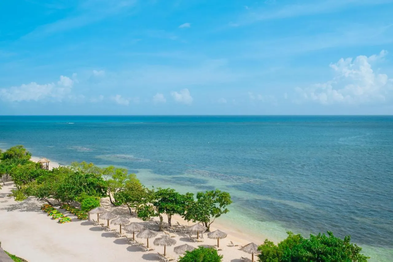 Iberostar Waves Rose Hall Beach Бухта Монтего