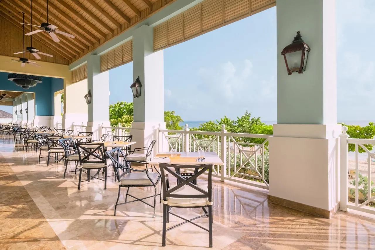 Iberostar Waves Rose Hall Beach Бухта Монтего