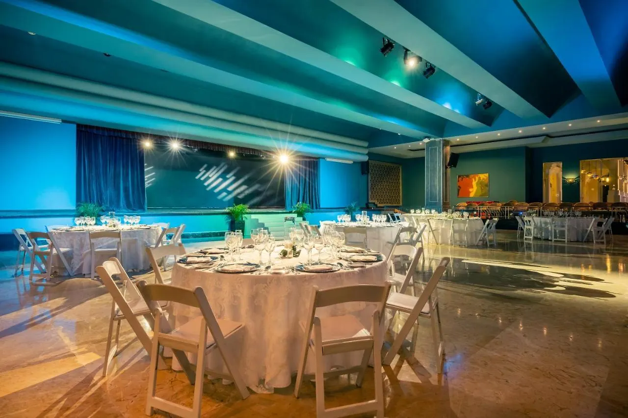 Курортный комплекс Iberostar Waves Rose Hall Beach Бухта Монтего