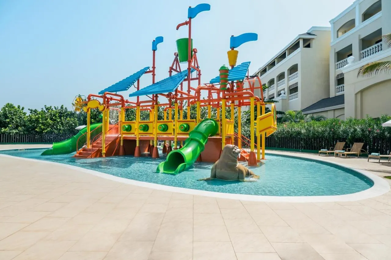 ***** Resort Iberostar Waves Rose Hall Beach Montego Bay Jamaica