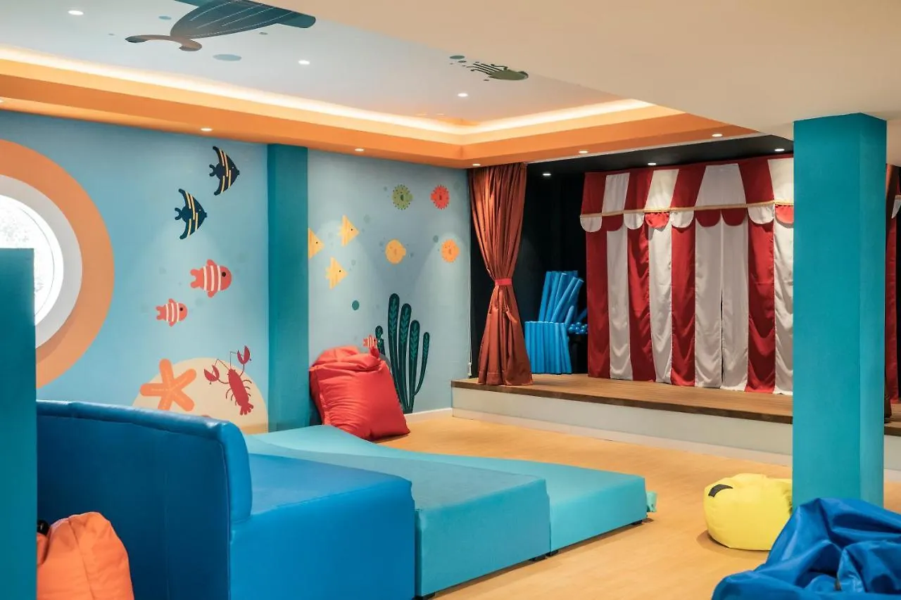 ***** Resort Iberostar Waves Rose Hall Beach Montego Bay Jamaica